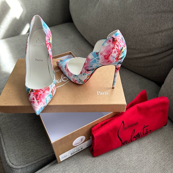 Christian Louboutin - Picture 1 of 2